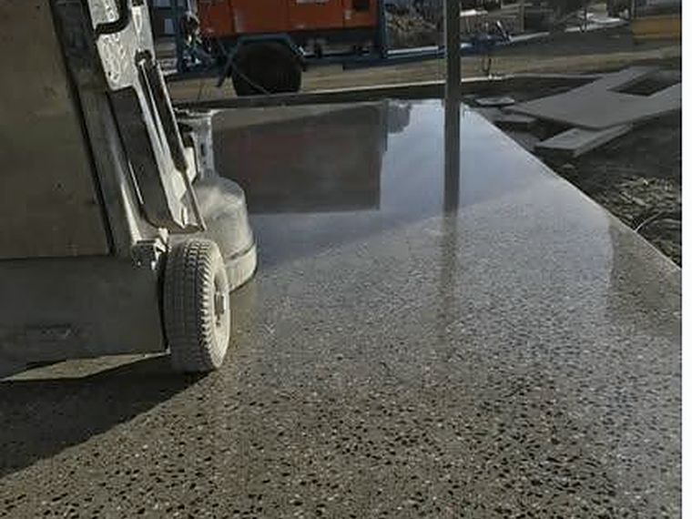 Ground concrete surface with grinding machine