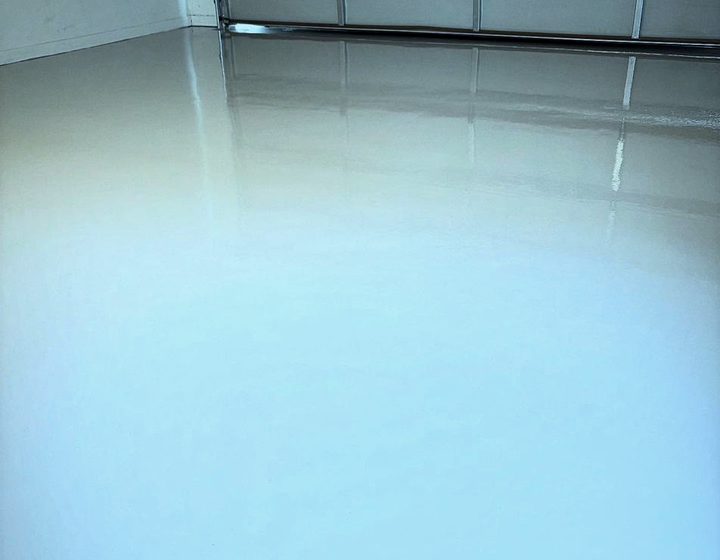 High-gloss epoxy garage floor
