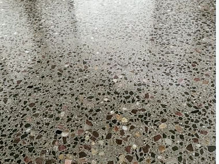 High-gloss exposed aggregate polished concrete